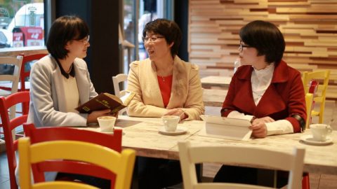 神を信じる,権力を信じる