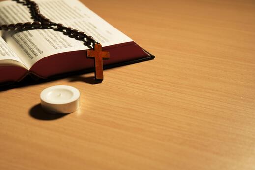 聖書を信じることは神を信じることと同じでしょうか